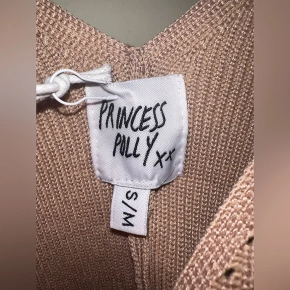 ⭐️Host Pick⭐️ Princess Polly Love More Knit Top Nude Cropped V-Neck NWT - Picture 5 of 9